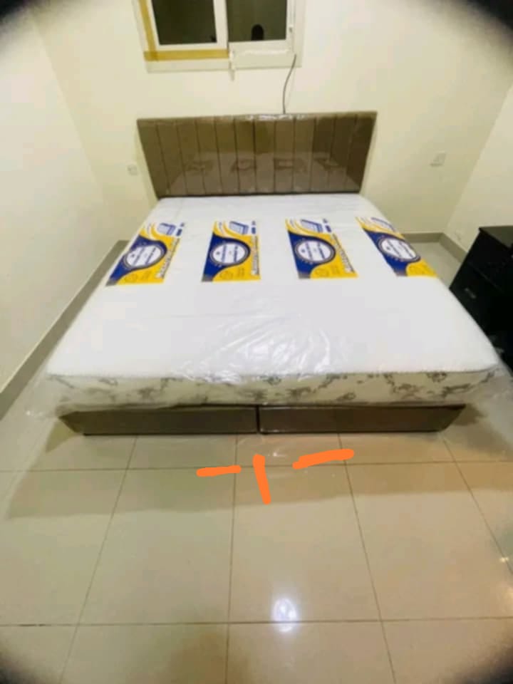 سرير نفرين مع المرتبة